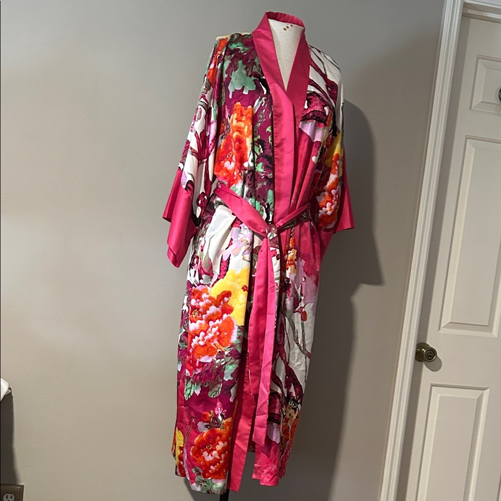 Natori Multicolor Floral Robe with Pink Trim